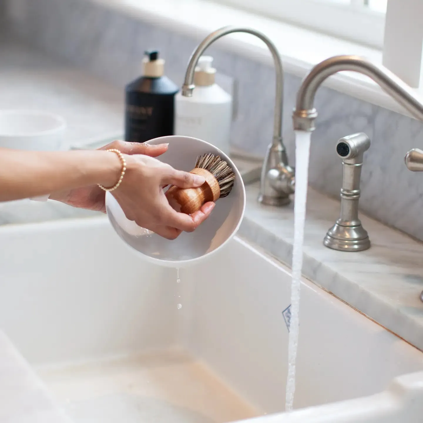 L'AVANT Collective Bamboo Dish Scrubber